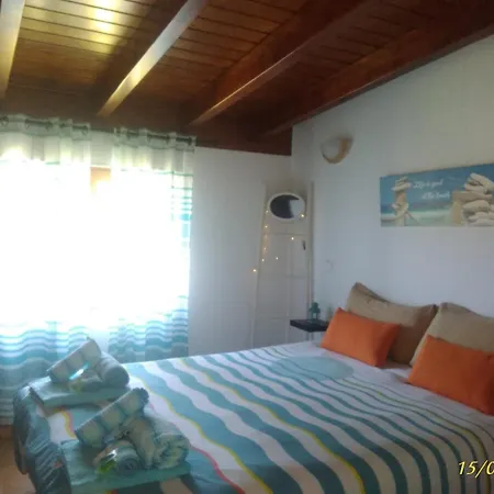 Holiday home Monte Da Sacha,privacidade,jacuzzi E Aljezur