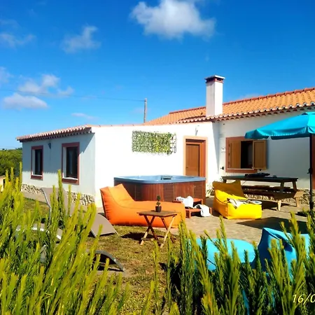 Holiday home Monte Da Sacha,privacidade,jacuzzi E Praia